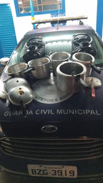 Foto 3 de 3 — CER de Araraquara tem merenda e equipamentos levados em 2 ações criminosas; GCM recupera parte